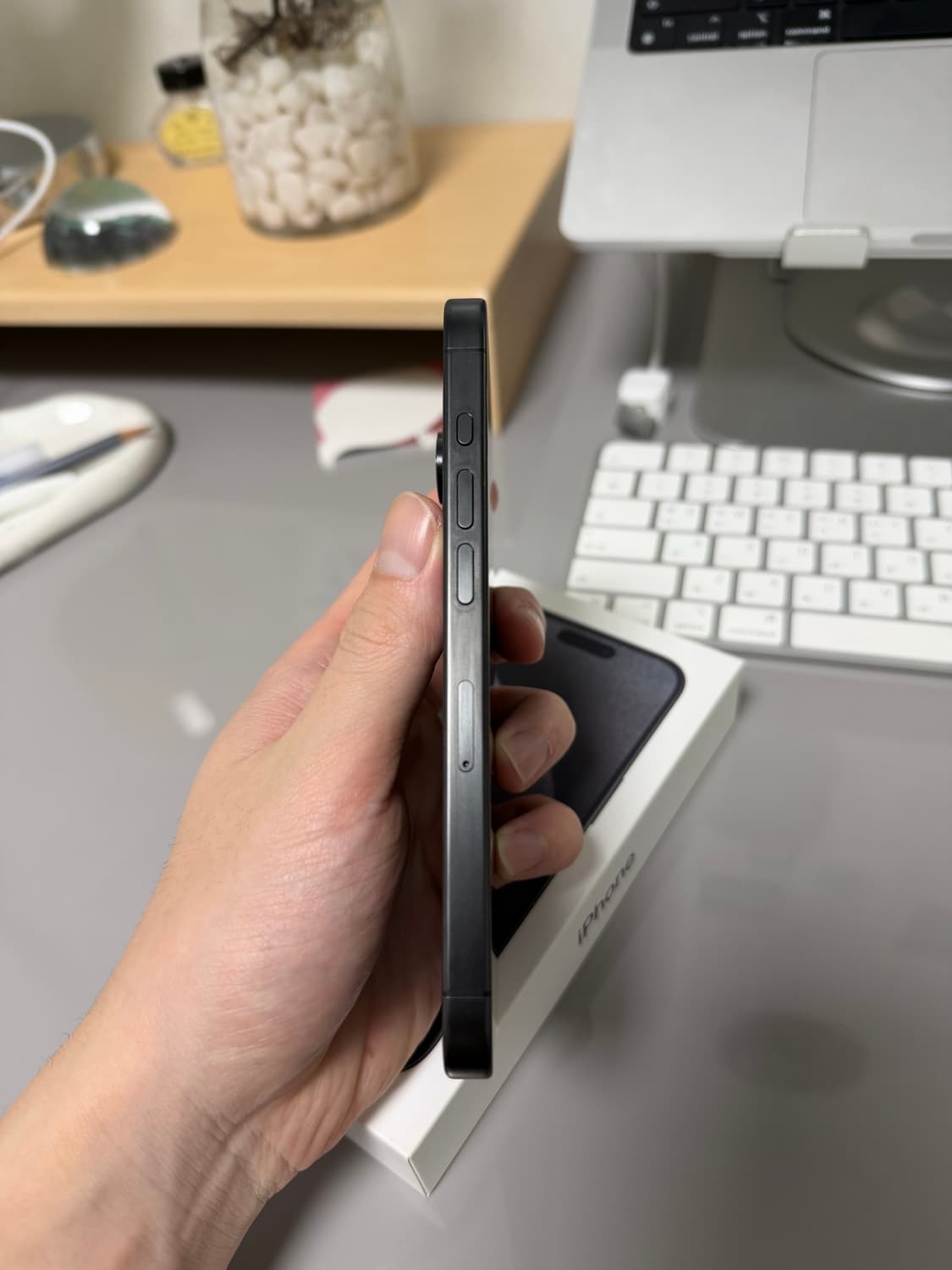 아이폰15프로 블랙 티타늄 256 상품이미지5