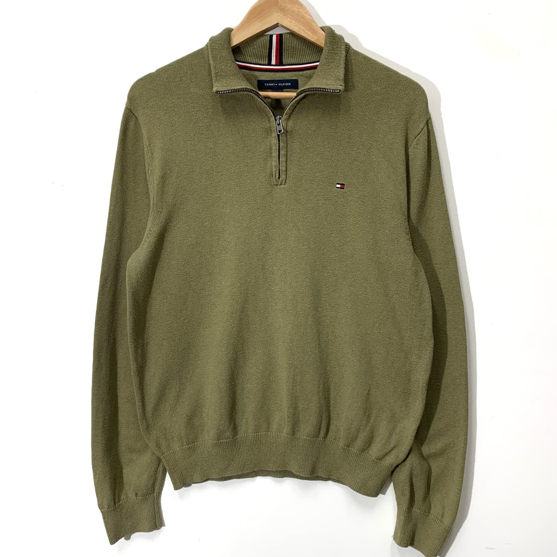 타미힐피거 반집업 올리브 니트 상품이미지1