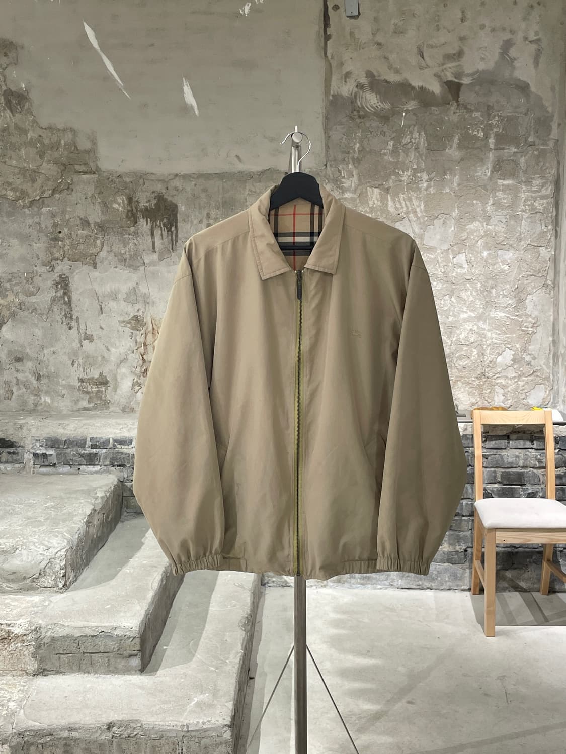 버버리 베이지 노바체크 기마로고 리버시블 블루종 상품이미지5