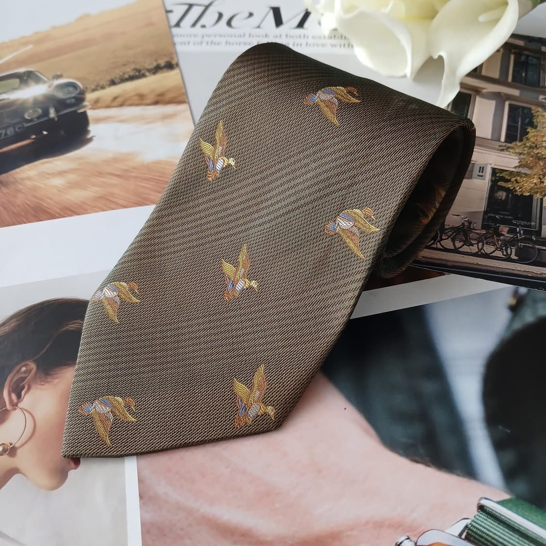 아쿠아스큐텀 실크 버드 자수 넥타이 10.1cm A등급 A18893
 상품이미지2