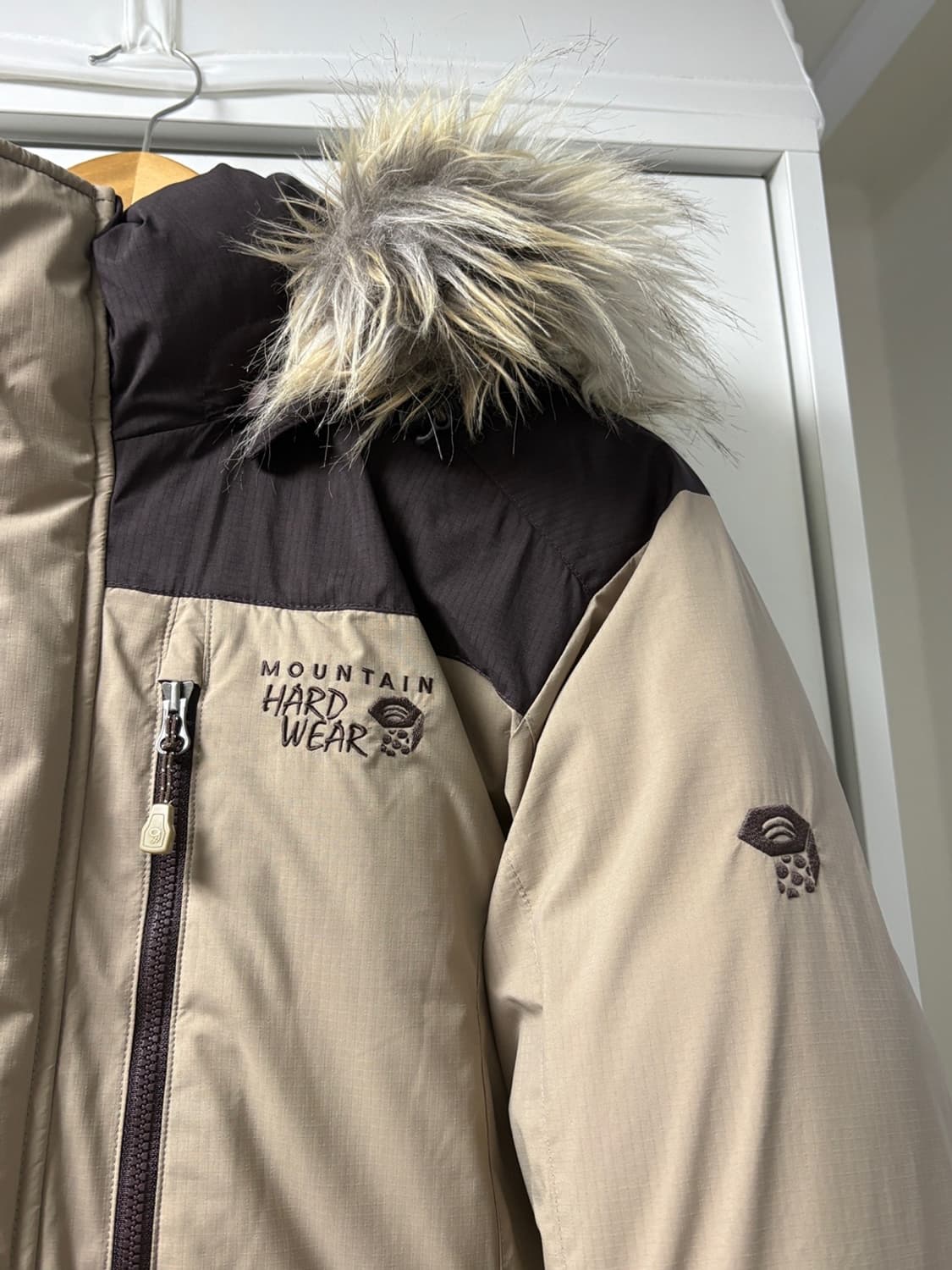 마운틴하드웨어 후드 다운 패딩 상품이미지3