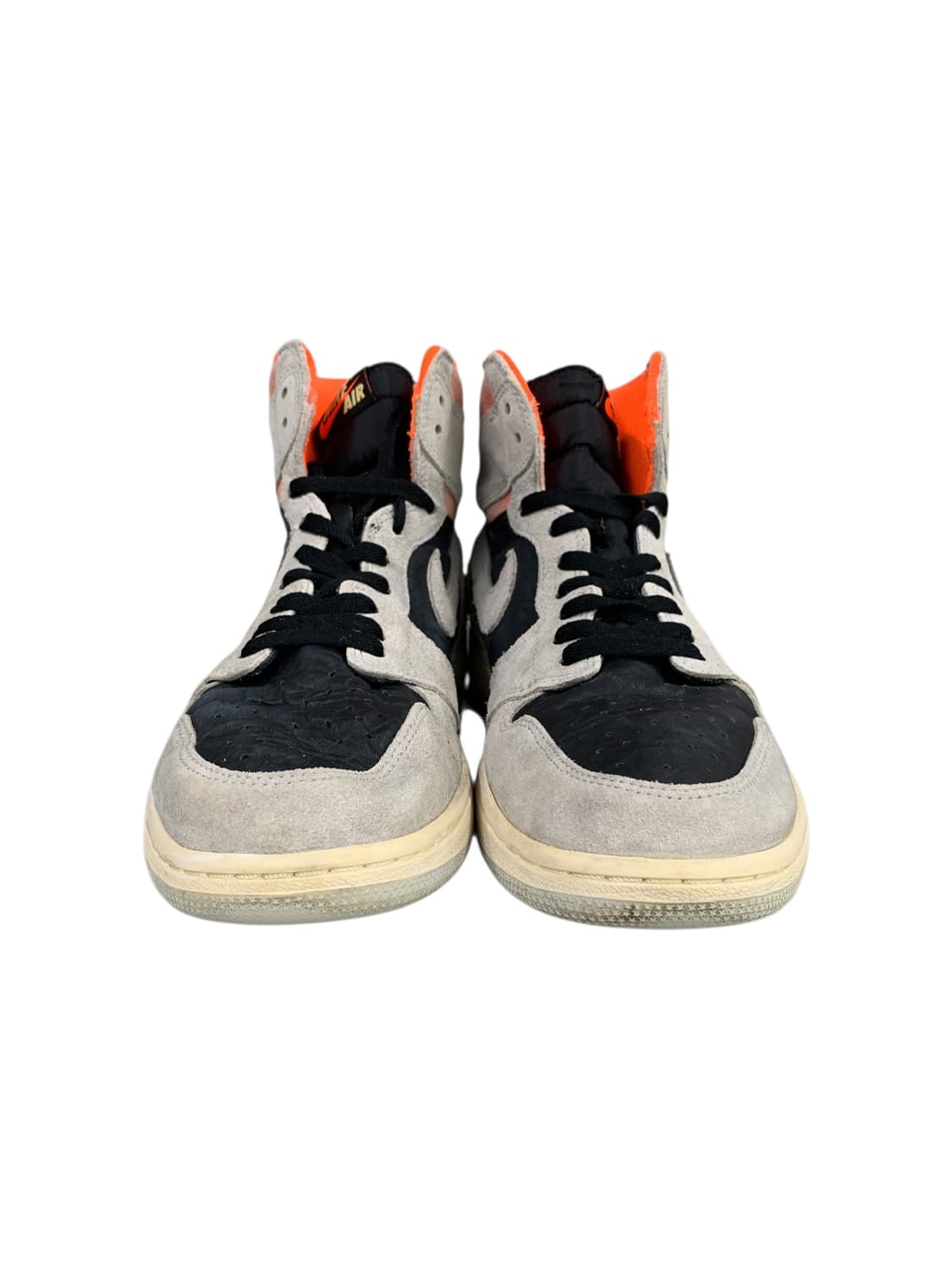 조던 1 레트로 하이 뉴트럴 그레이 하이퍼 크림슨 285 상품이미지4