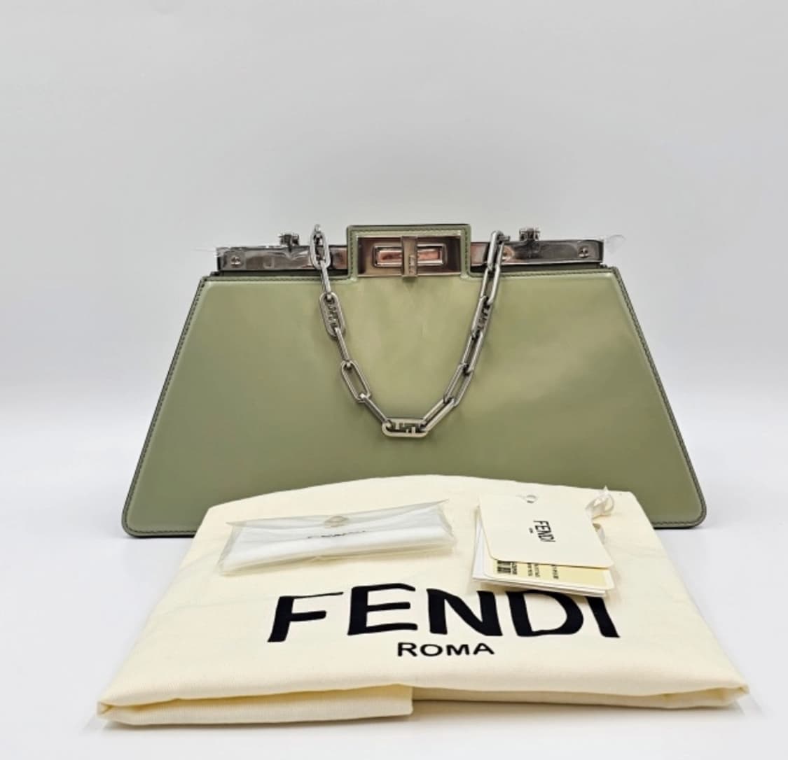 [상태 좋음] 펜디 피카부컷백 미디엄 민트 컬러 상품이미지1