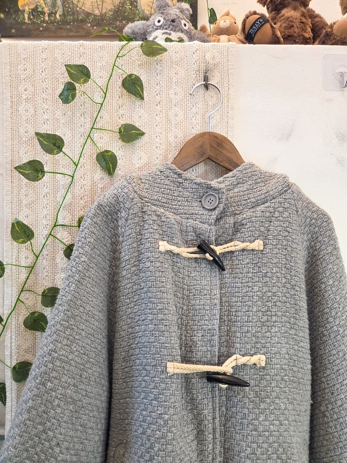 그레이 토글 버튼 케이프 코트 상품이미지2