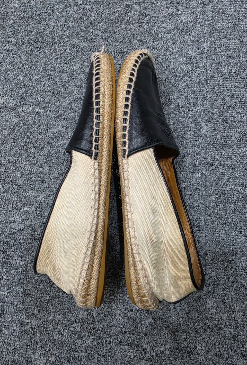 구찌 GG 인터로킹 시그니처 레더 에스파드류 슬립온 36 상품이미지4