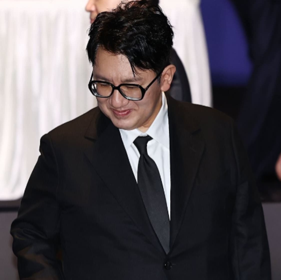 DPEW 빅프레임 뿔테 방시혁 안경 뿔테 블랙 핑크 제니 베카 KC01 상품이미지2