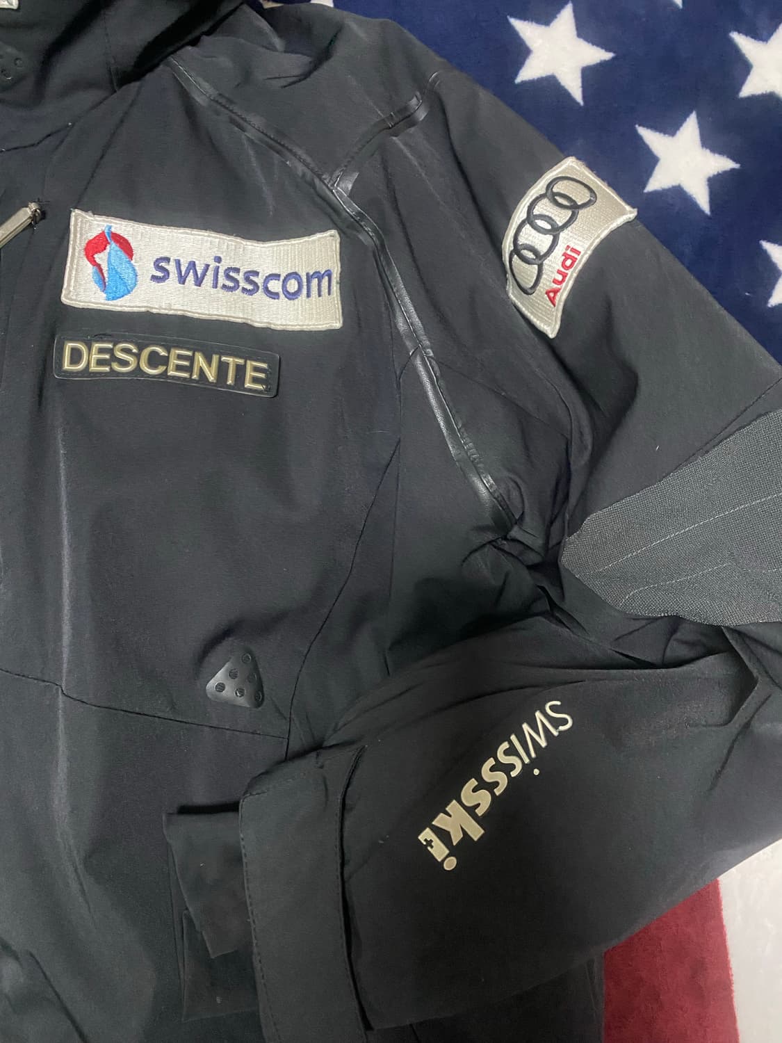 데상트 리미티드 스위스 한정판 패딩 상품이미지3