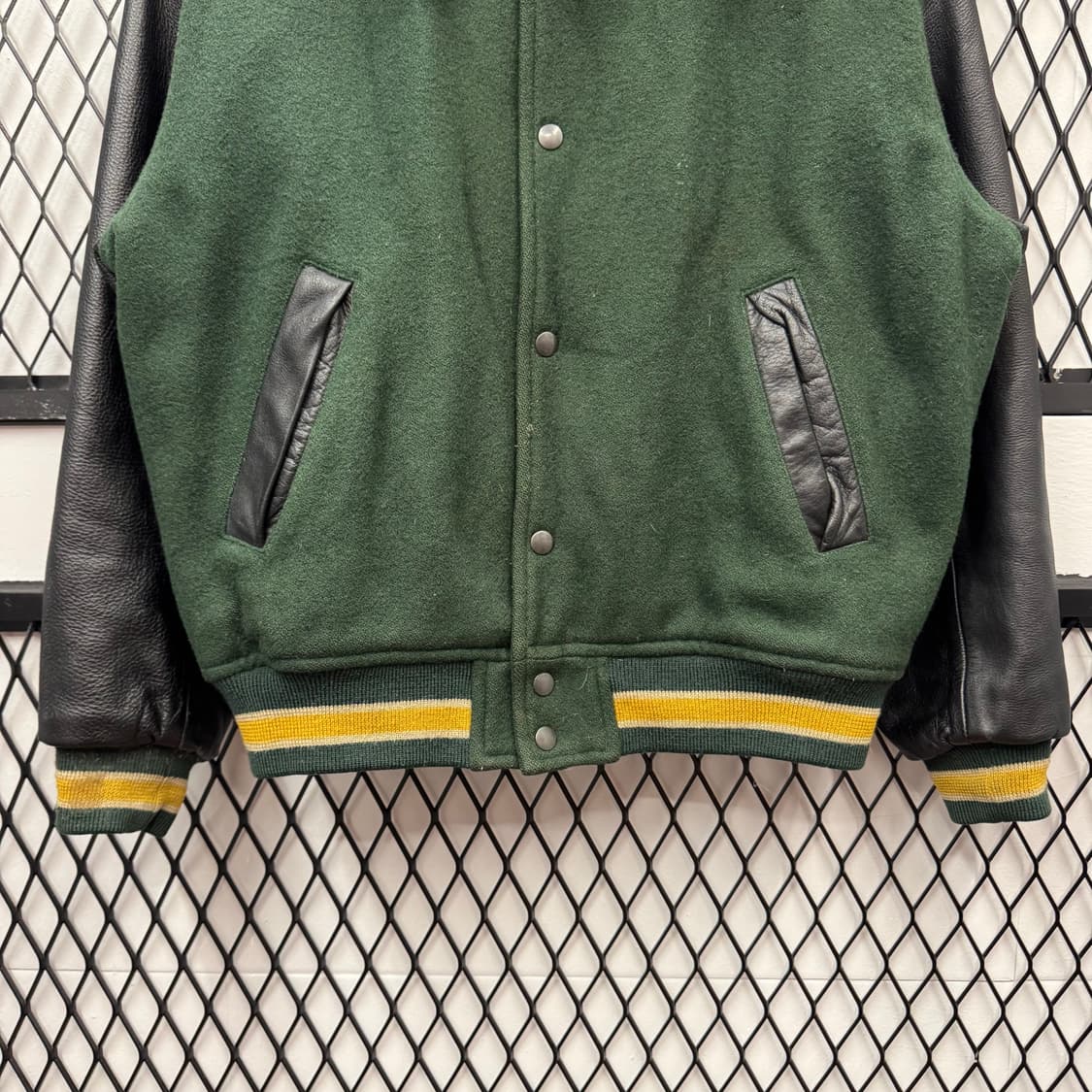 USA VTG 90s 빈티지 레더 바시티 자켓 블랙 카키 배색 상품이미지4