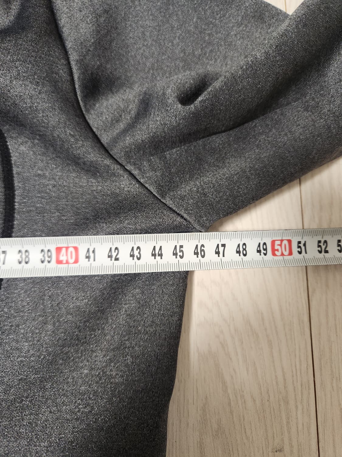 컨버스 여성 후드집업 사이즈m

약기모에요

오염 없이 깨끗한데 오른쪽  상품이미지2