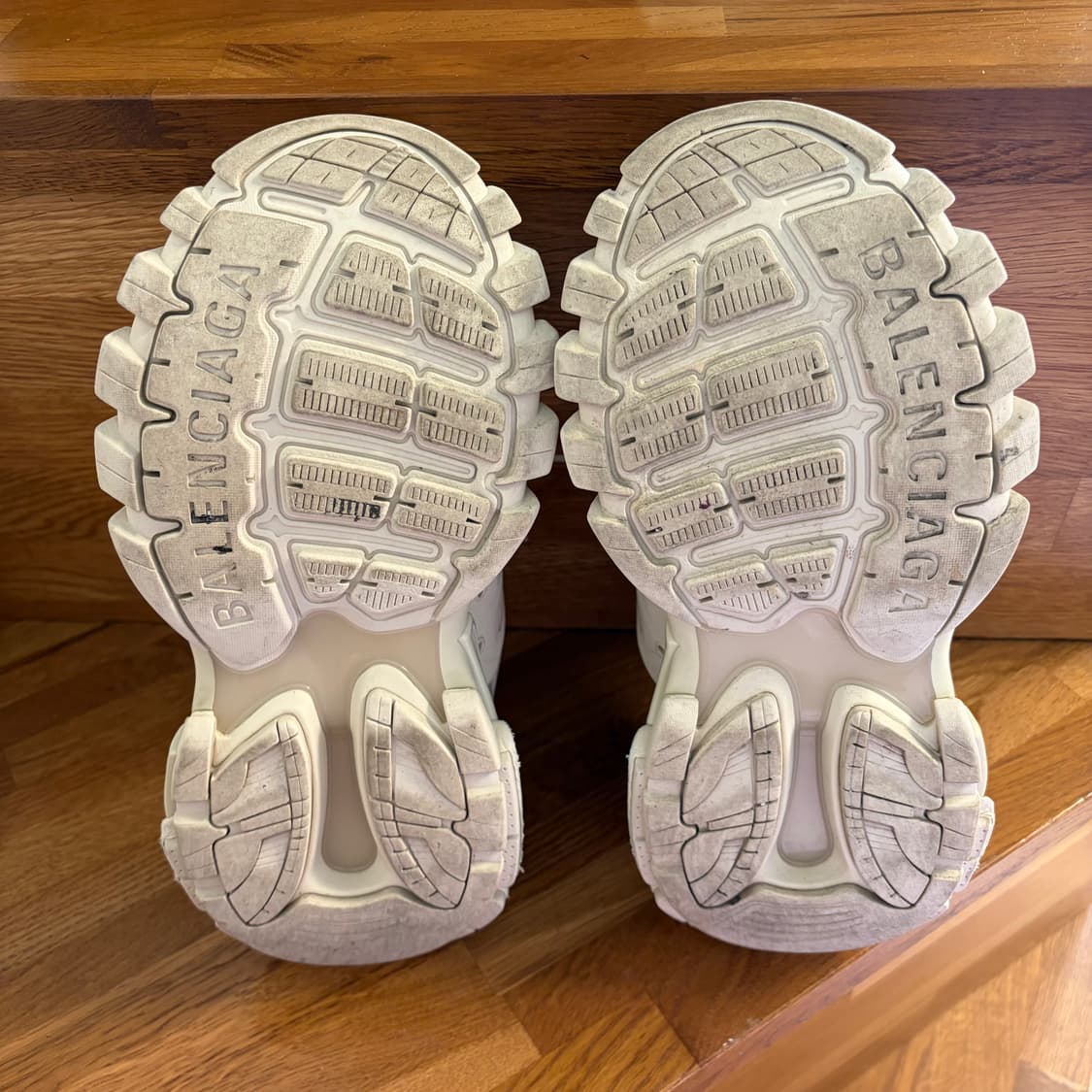 발렌시아가 트랙 스니커즈 베이지 상품이미지8