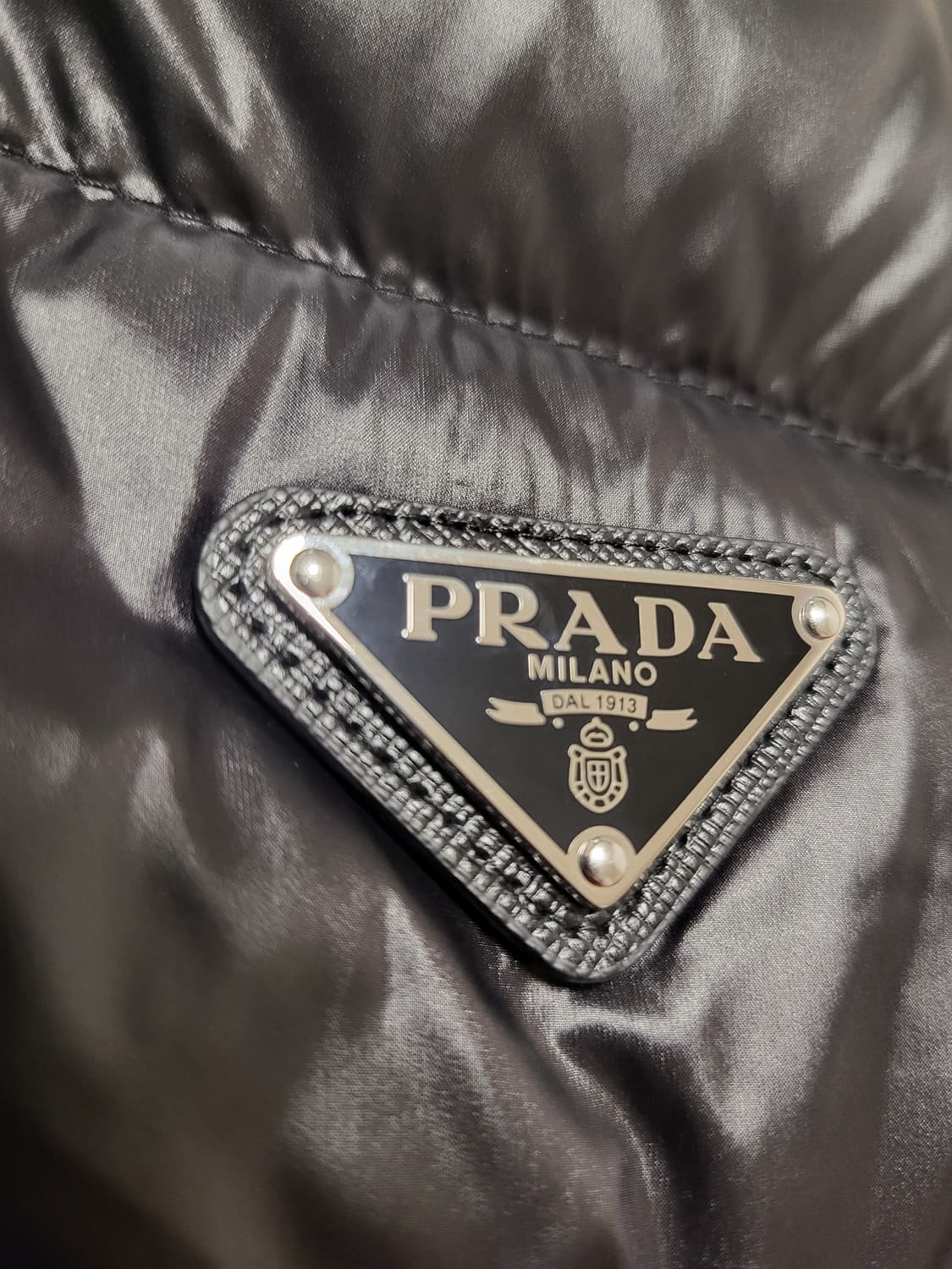 프라다 리나일론 리버시블 패딩 SGC398 상품이미지4