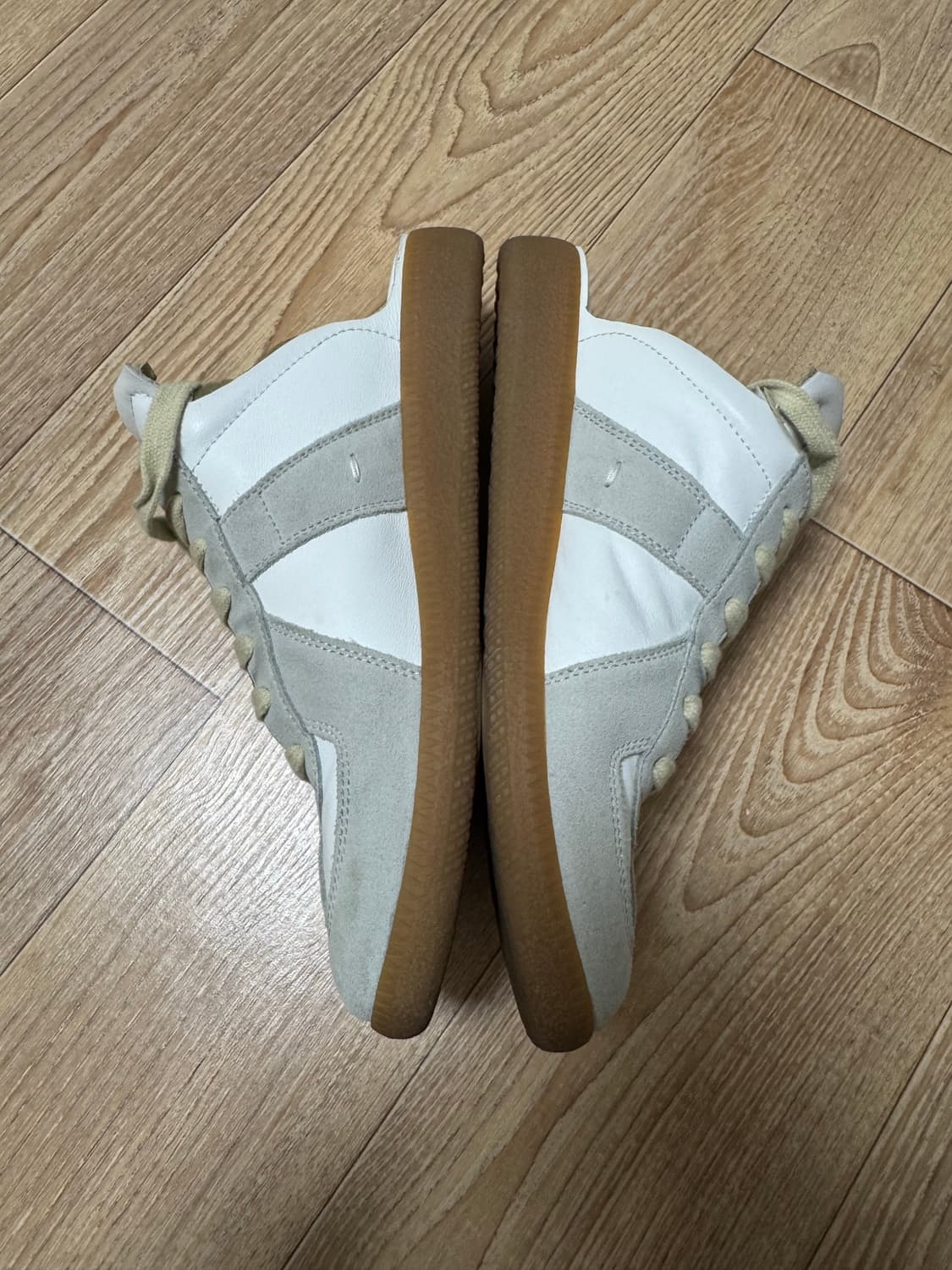 [37] 메종마르지엘라 독일군 컷아웃 뮬 스니커즈 화이트 상품이미지2