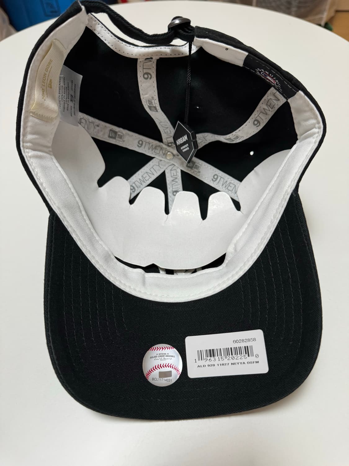 에메레온도르 x 뉴에라 양키스 블랙 볼캡 판매합니다! 상품이미지7