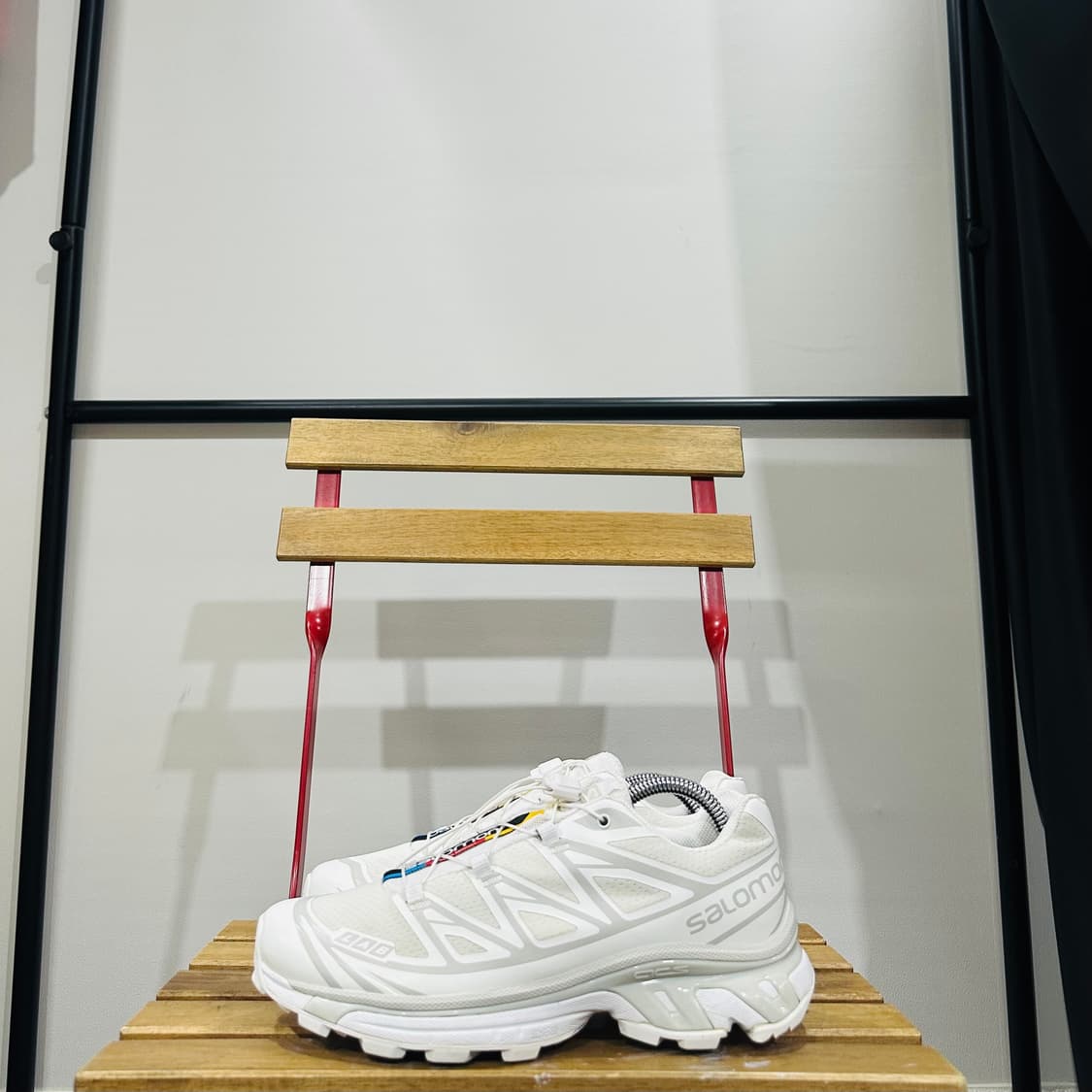 250) 살로몬 운동화 남녀공용 XT-6 화이트 트레일 러닝화 상품이미지3