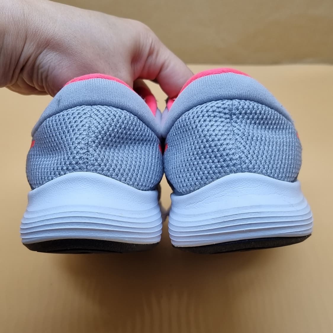 나이키 레볼루션4 여성운동화230  상품이미지4