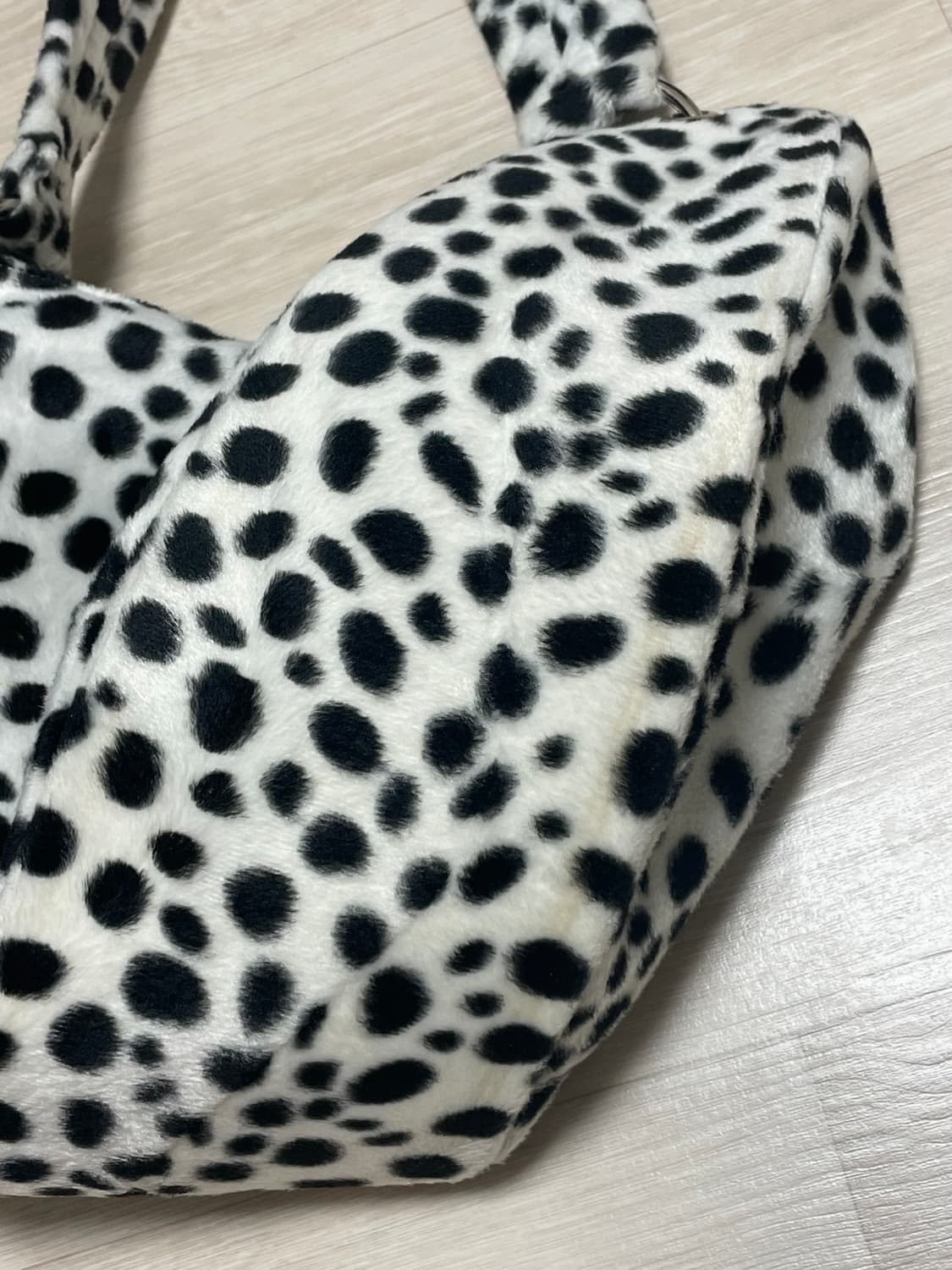 y2k 히메갸루 일리고 달마시안 레오파드 퍼 숄더백 상품이미지2