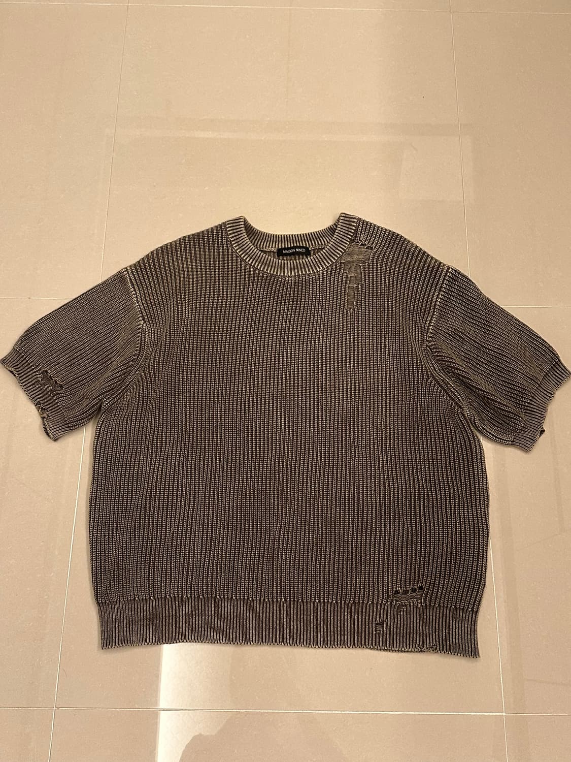 메종미네드 데미지 반팔니트 상품이미지2