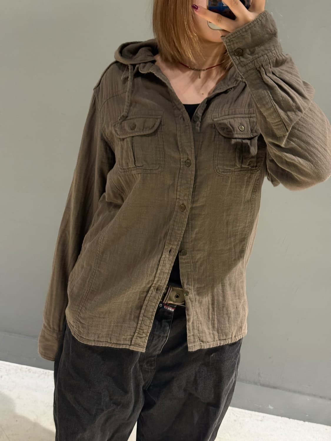 back number pocket detail hood shirt  상품이미지3