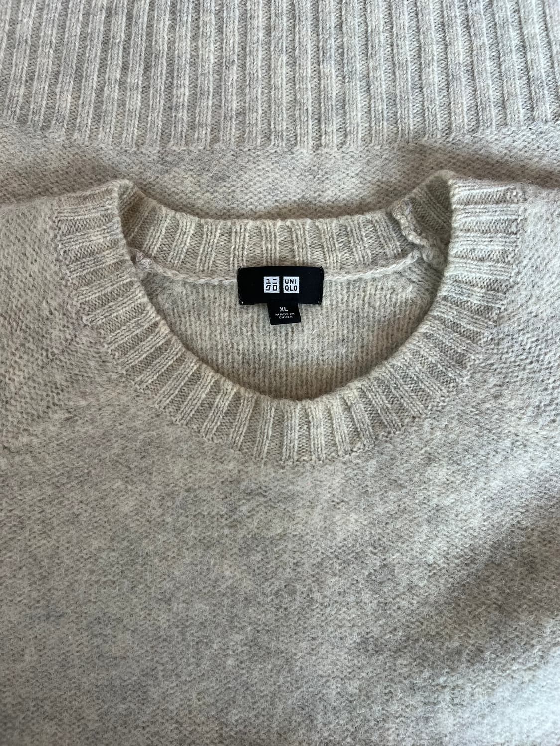 유니클로 남성 라이트그레이 라운드울니트  상품이미지6