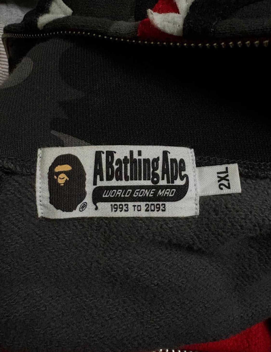 2XL)정품 베이프 컬러 카모 세퍼레이트 샤크 풀 집 후드 레드 블랙 상품이미지2