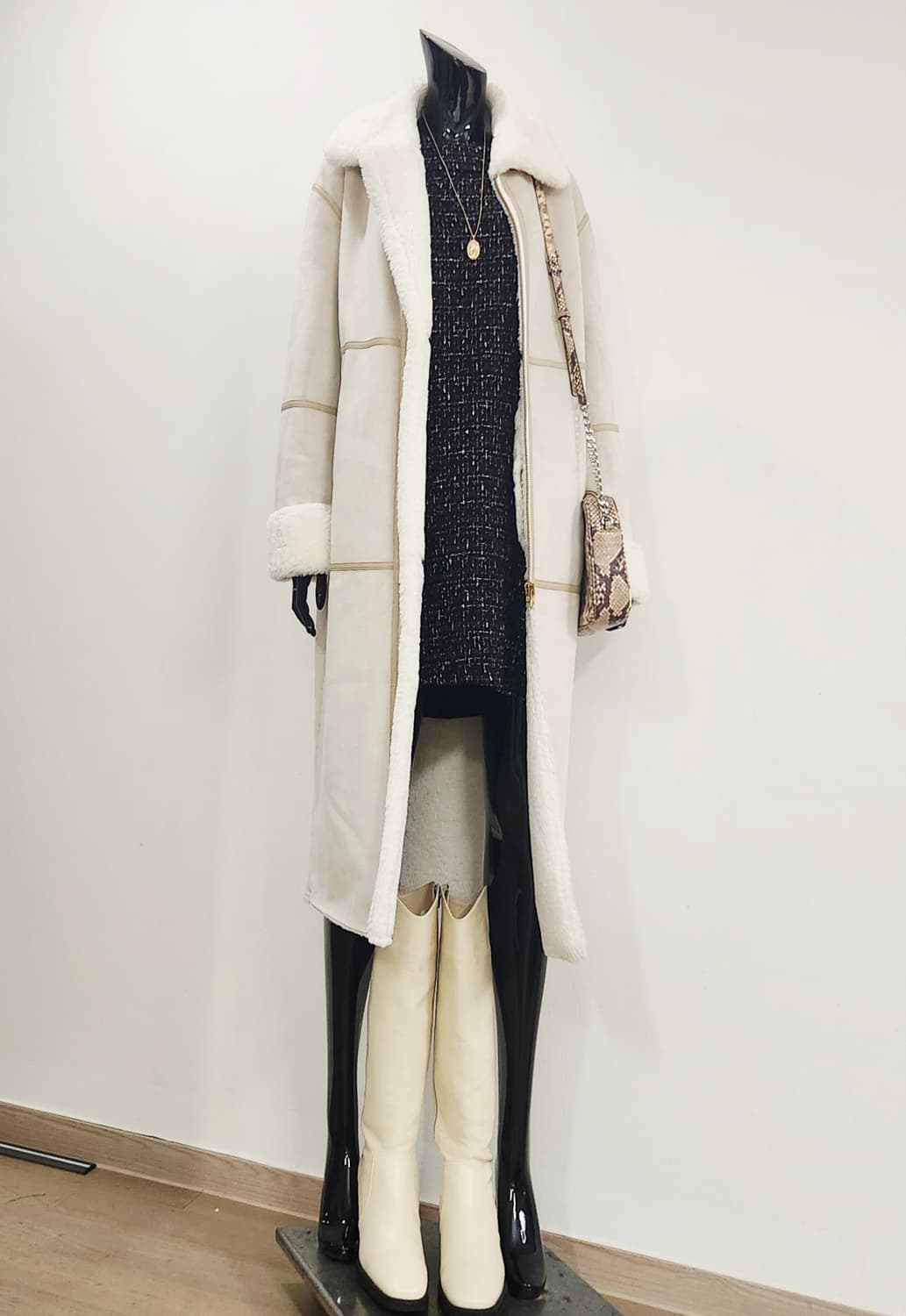 아이보리 롱무스탕코트 상품이미지2