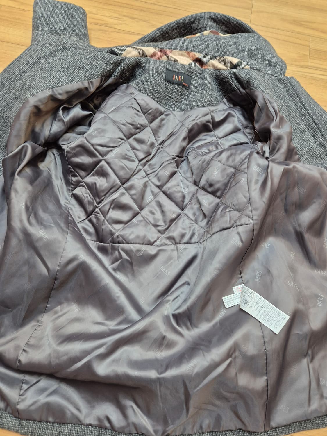 닥스 아동용 더플 코트 130사이즈입니다. 모 93% 함유되어있어 따뜻하 상품이미지9