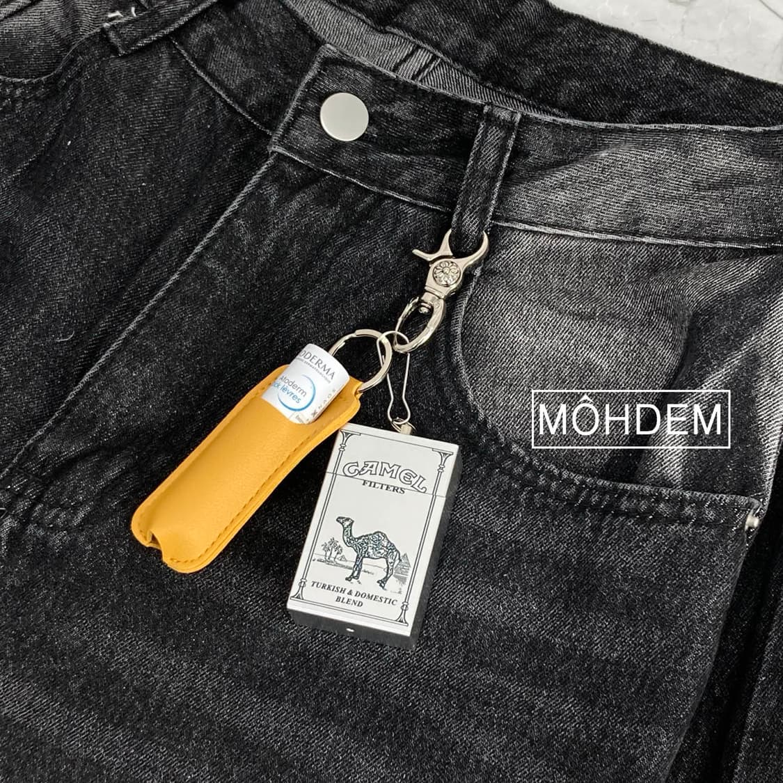 [Unsex] 립밤 가죽케이스 카멜 키링 열쇠고리 상품이미지2