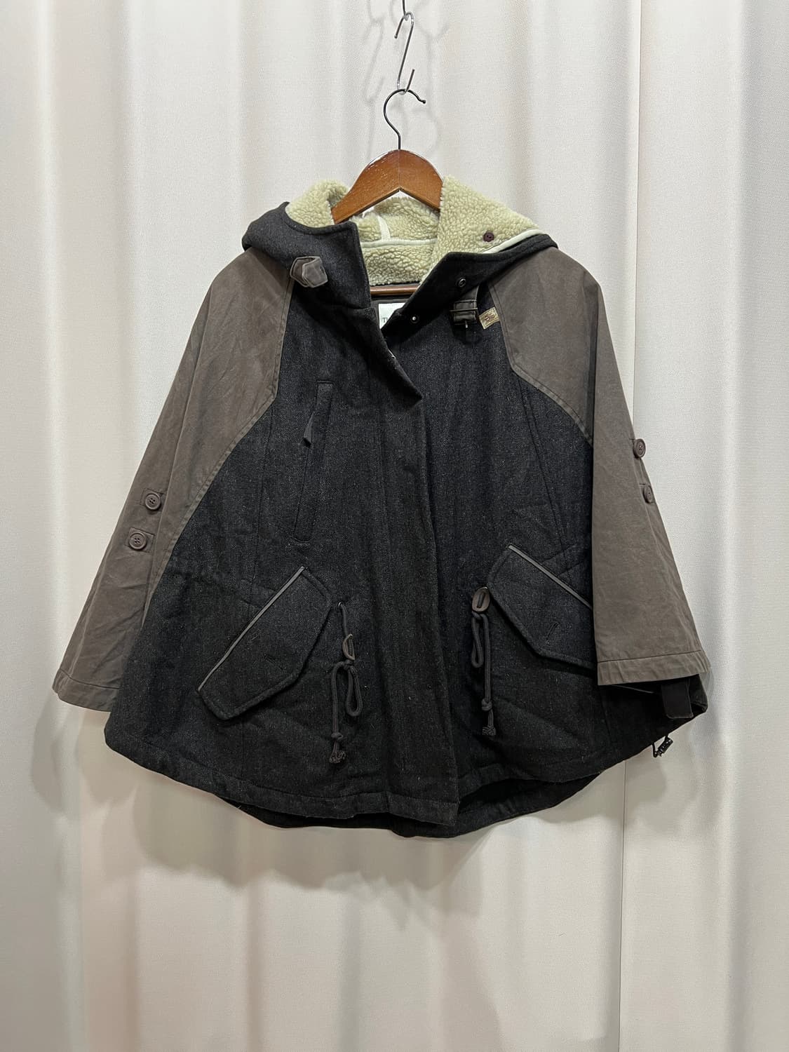 써스데이아일랜드 여성 모직 판쵸 자켓 상품이미지2