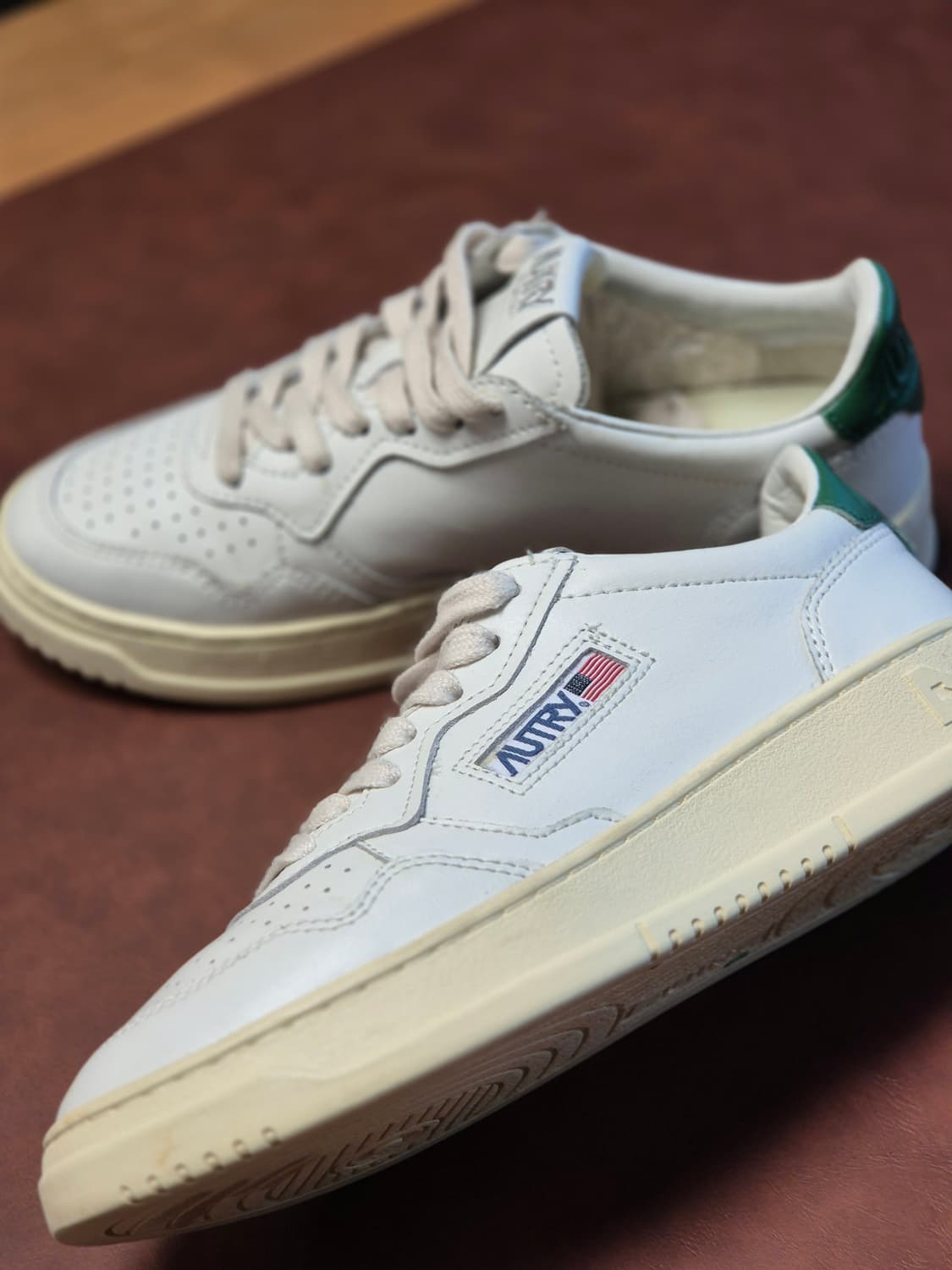 235-240 (37)오트리 메달리스트 로우 스니커  상품이미지5