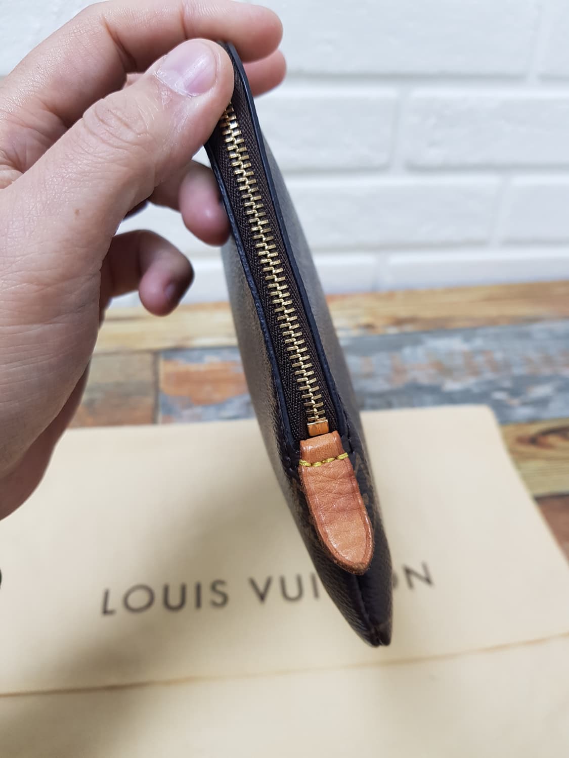 [정품] 루이비통 에튀보야주 pm 클러치 상품이미지5