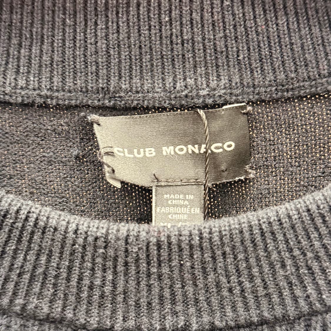 클럽 모나코 라운드넥 긴팔 골지 조직 배색 사선 라인 디테일 블랙 상품이미지7