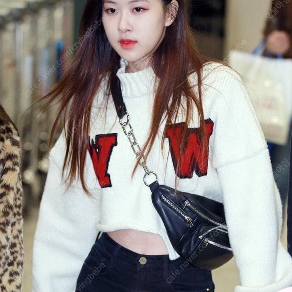 알렉산더왕 아티카 소프트 패니백 블랙 레더 상품이미지10