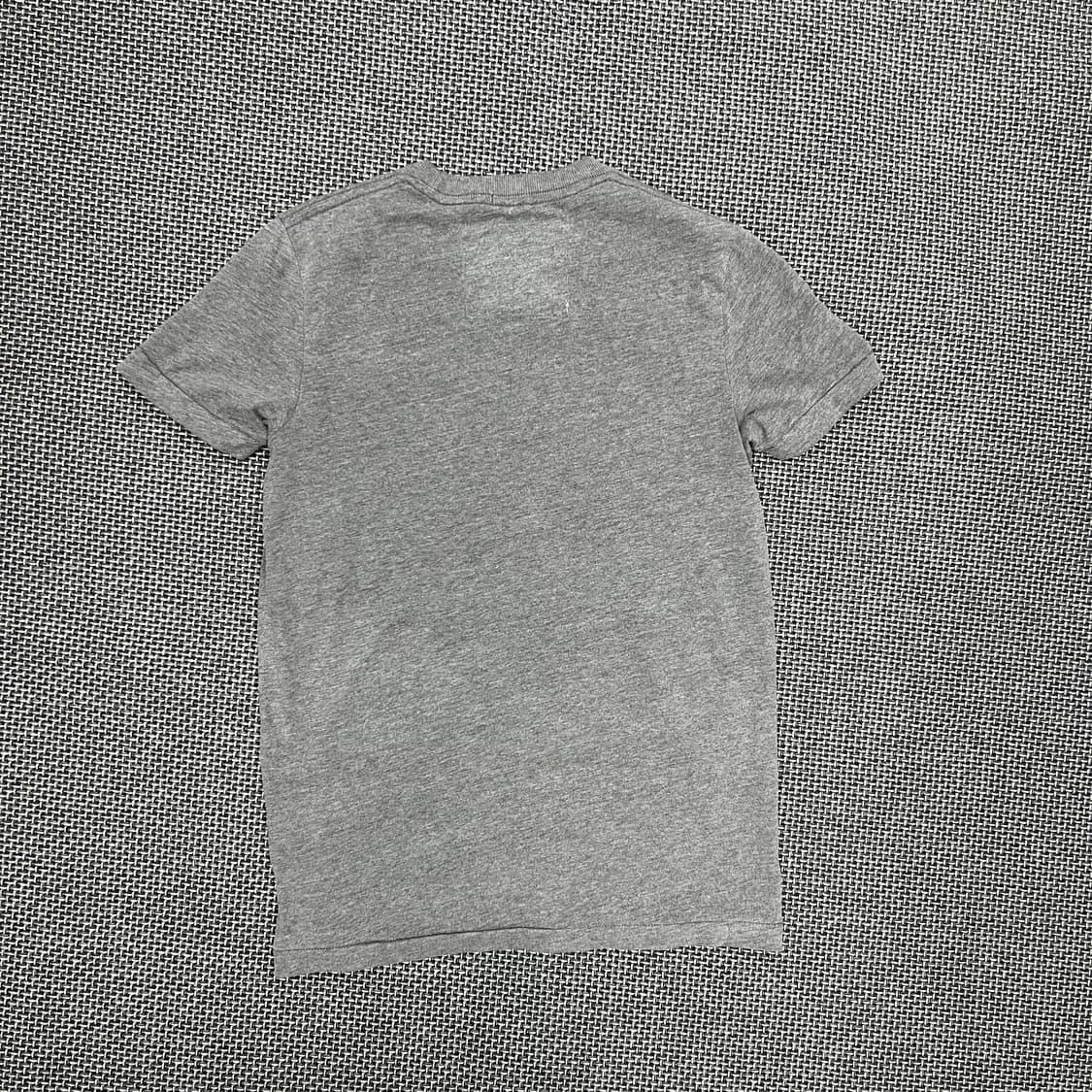 아베크롬비 그레이 티셔츠 상품이미지3