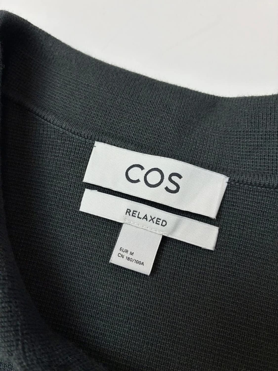 코스 COS 미니멀 니트 폴로 롱 슬리브 PN5196 상품이미지8