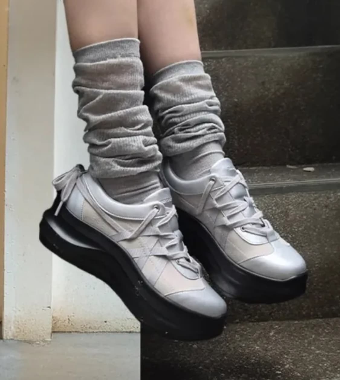 쓰리투에이티 플랫폼 스트랩 스니커즈 상품이미지3