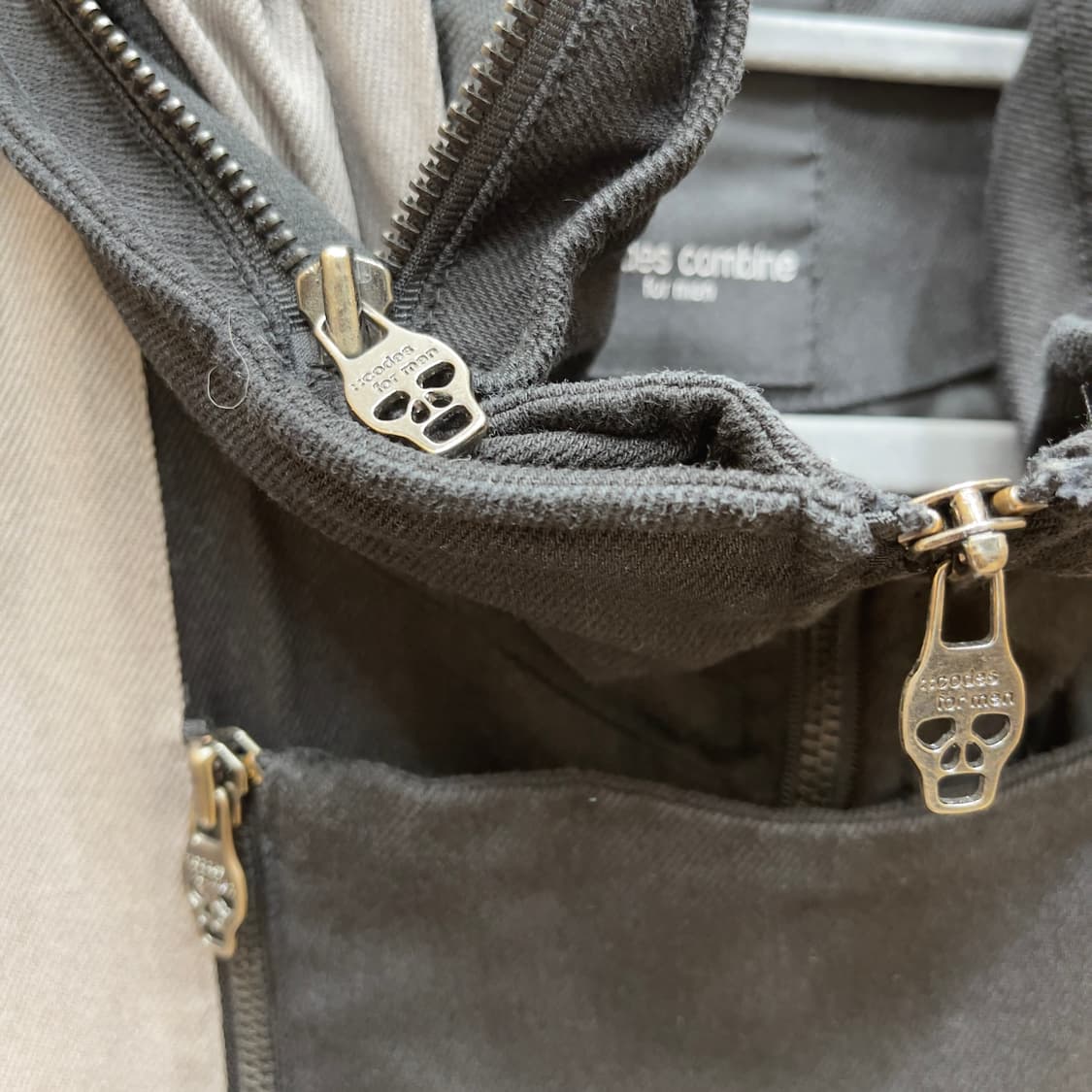 코데즈컴바인 해골 사선 집업자켓 상품이미지3