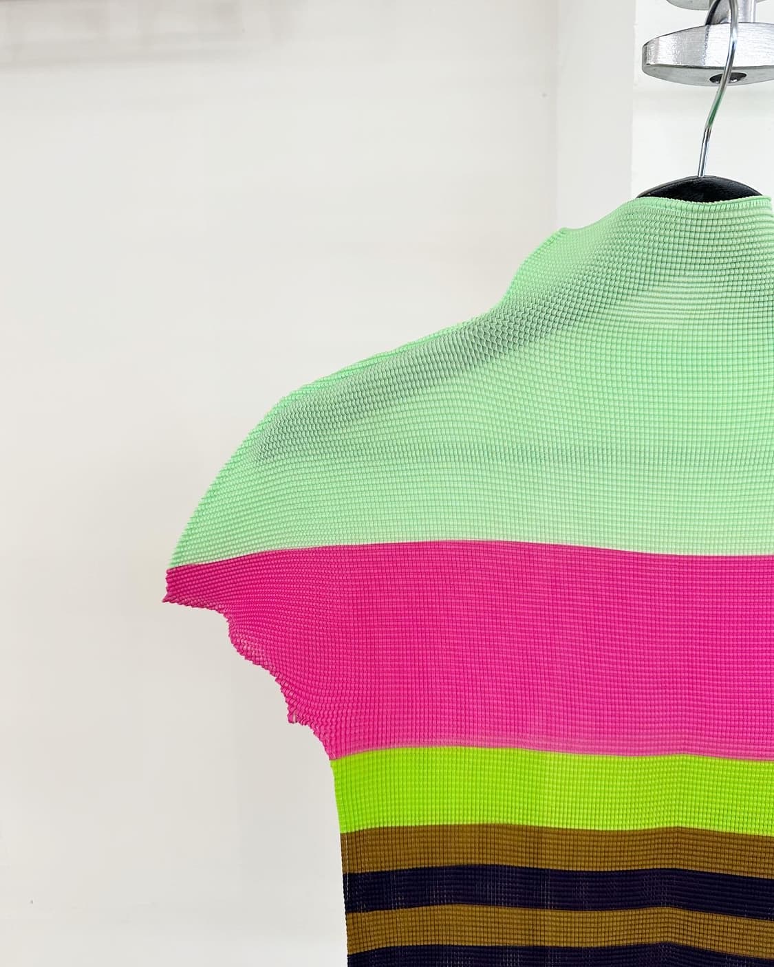 이세이미야케 미 멀티컬러 스트라이프 폴리 하프티 상품이미지3