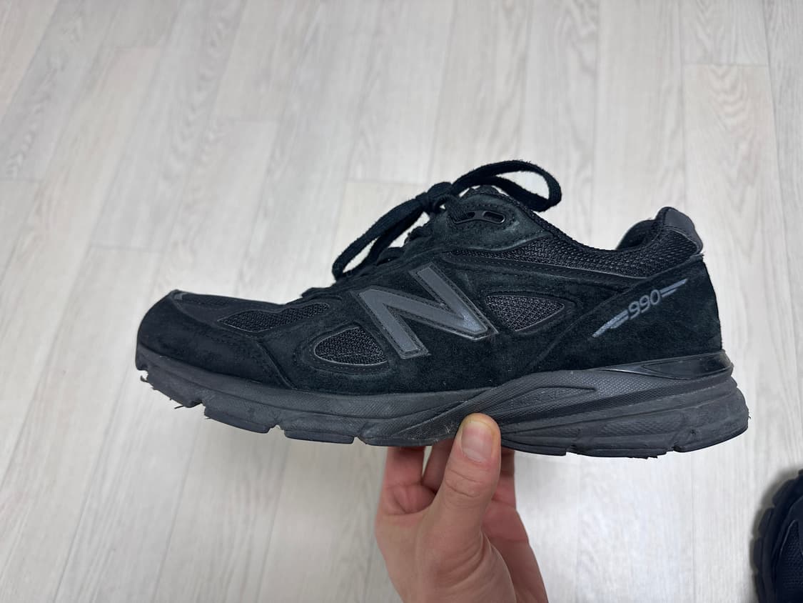 뉴발란스 990 v4 트리플블랙 280 상품이미지4