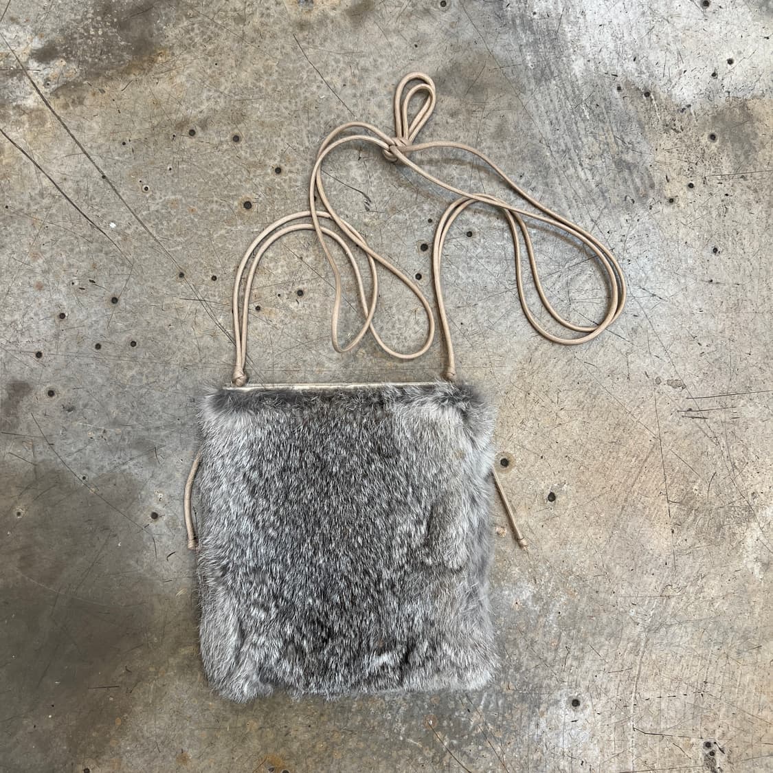 토끼털 크로스 백 상품이미지1