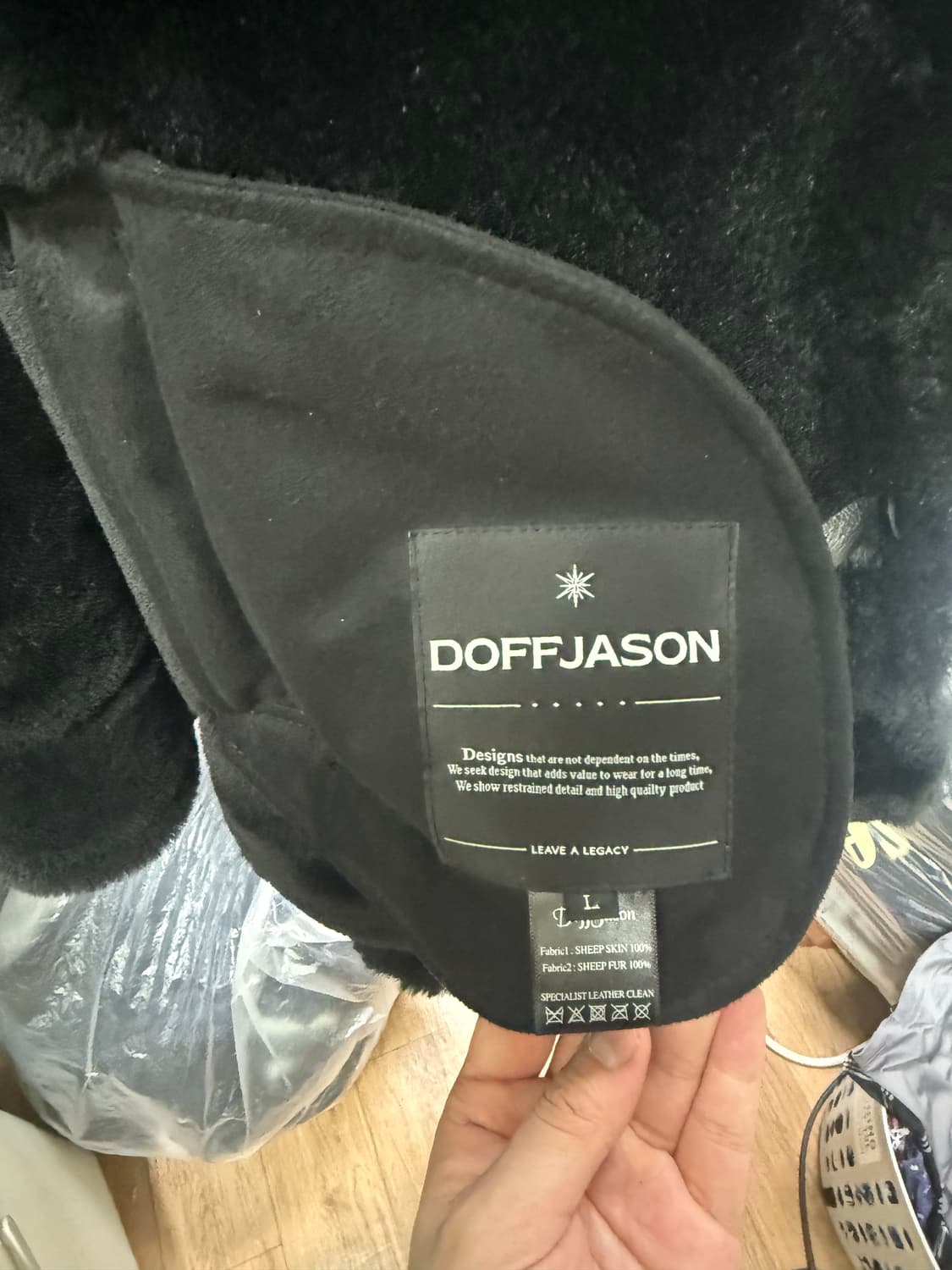 도프제이슨 오버사이즈 리얼 무스탕 블랙 L사이즈 팔아요. 상품이미지4