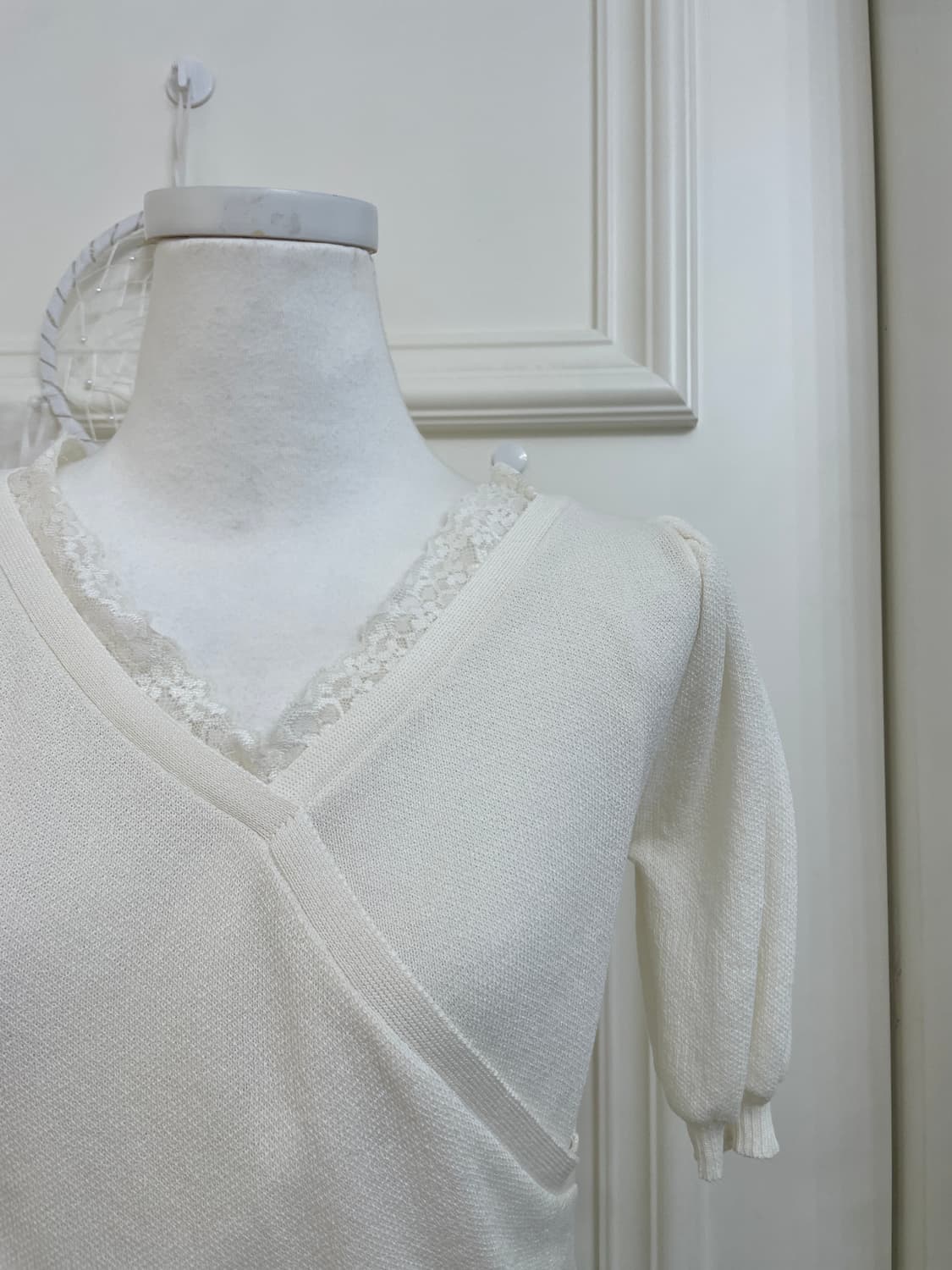 ivory wrap lace point knit top(size-M) 상품이미지6