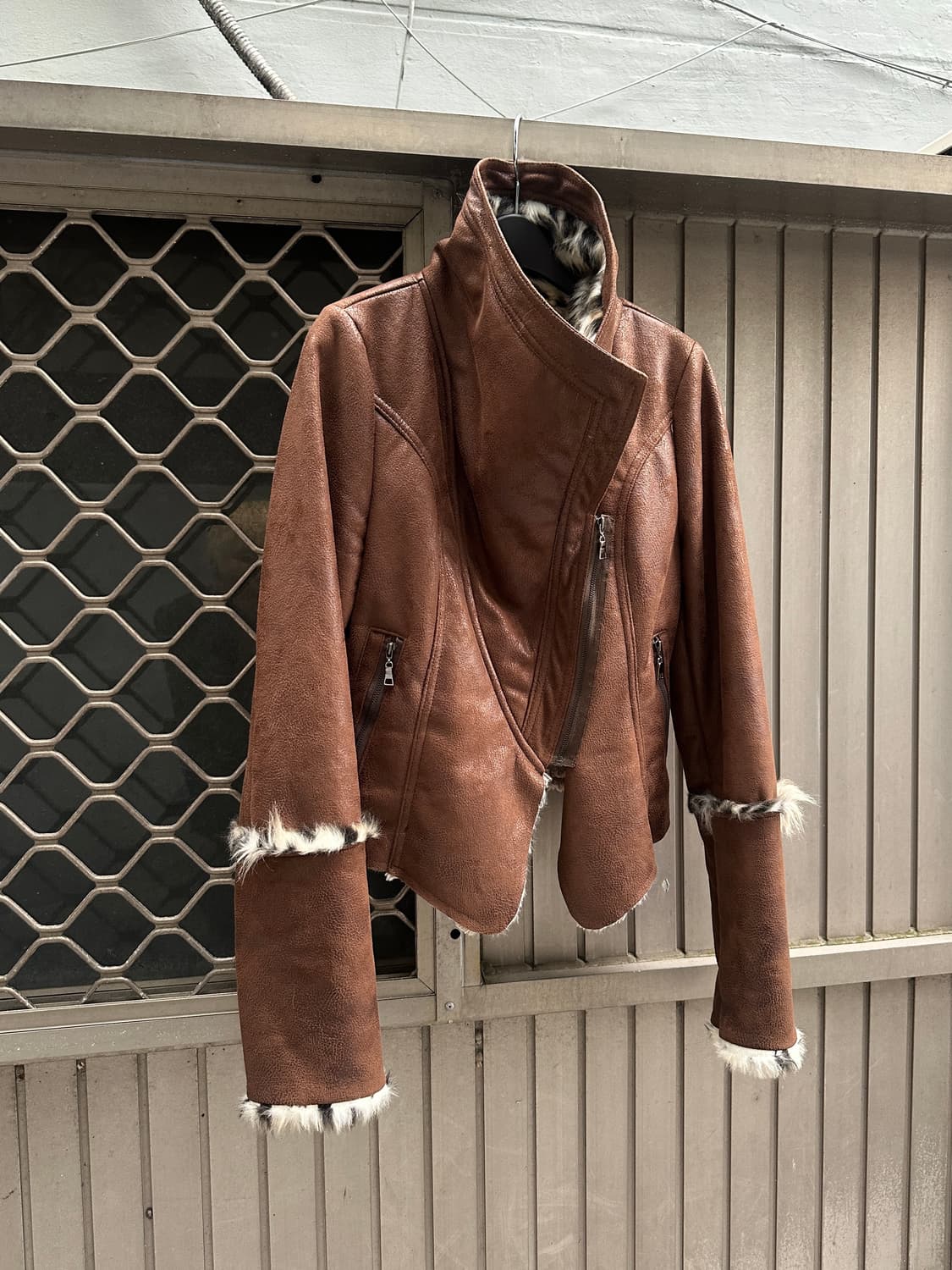  Leather high neck fur trimming jacket 상품이미지4