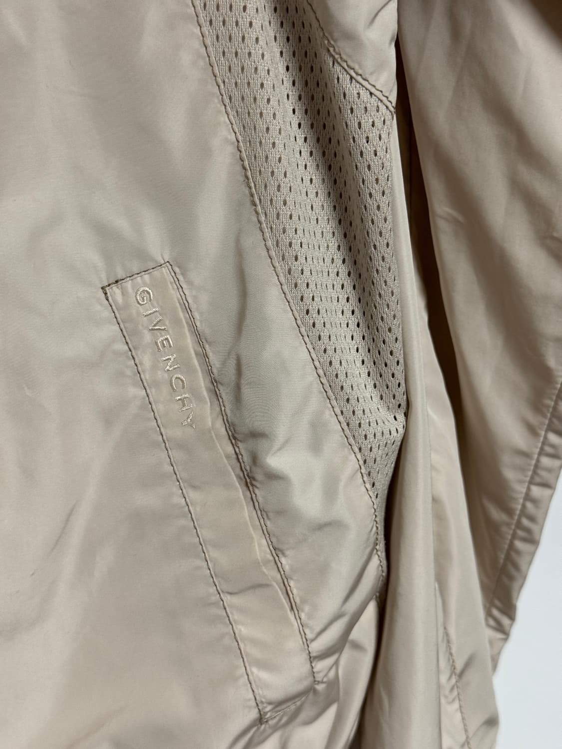 Givenchy 지방시 베이지 점퍼 100-105 상품이미지5