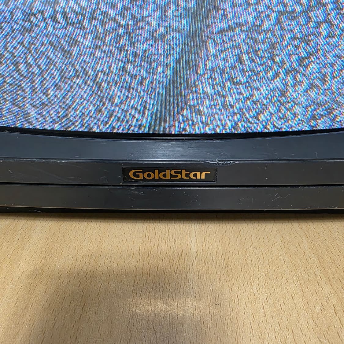 1990년 14인치 골드스타 블랙 브라운관 TV 빈티지 상품이미지4