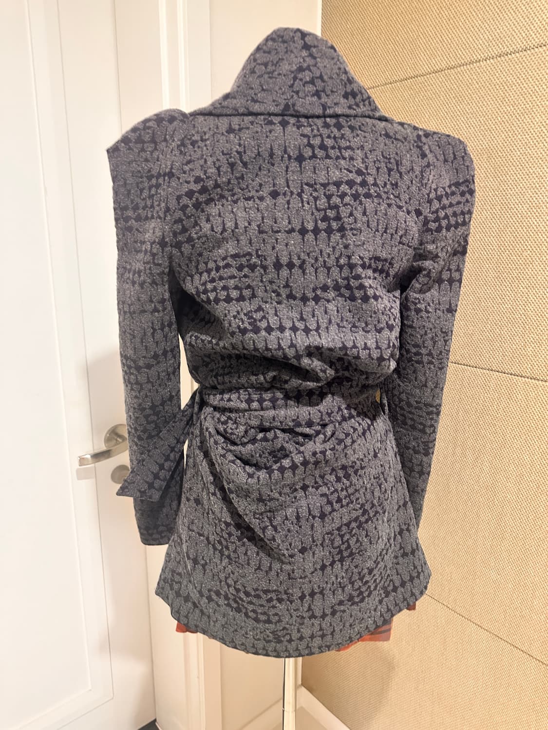 비비안웨스트우드 레드라벨 드레이핑 코트 상품이미지4