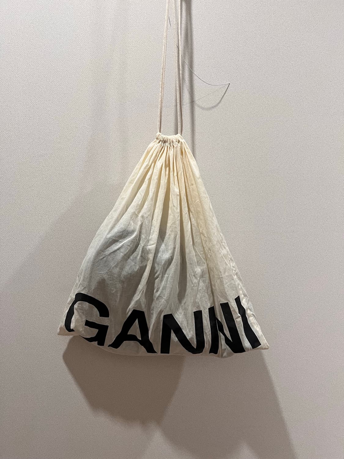 가니 바게트백 ganni 가방 나일론 상품이미지4