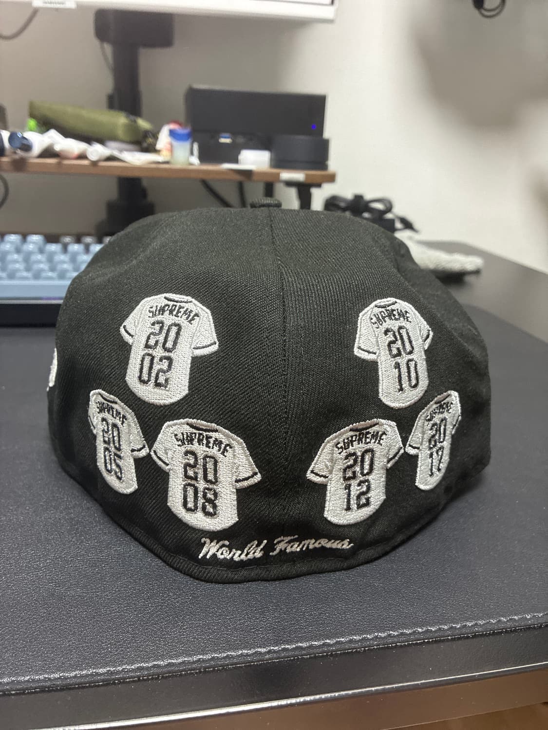 슈프림 x 뉴에라 저지 박스로고 블랙 - 24FW 상품이미지1