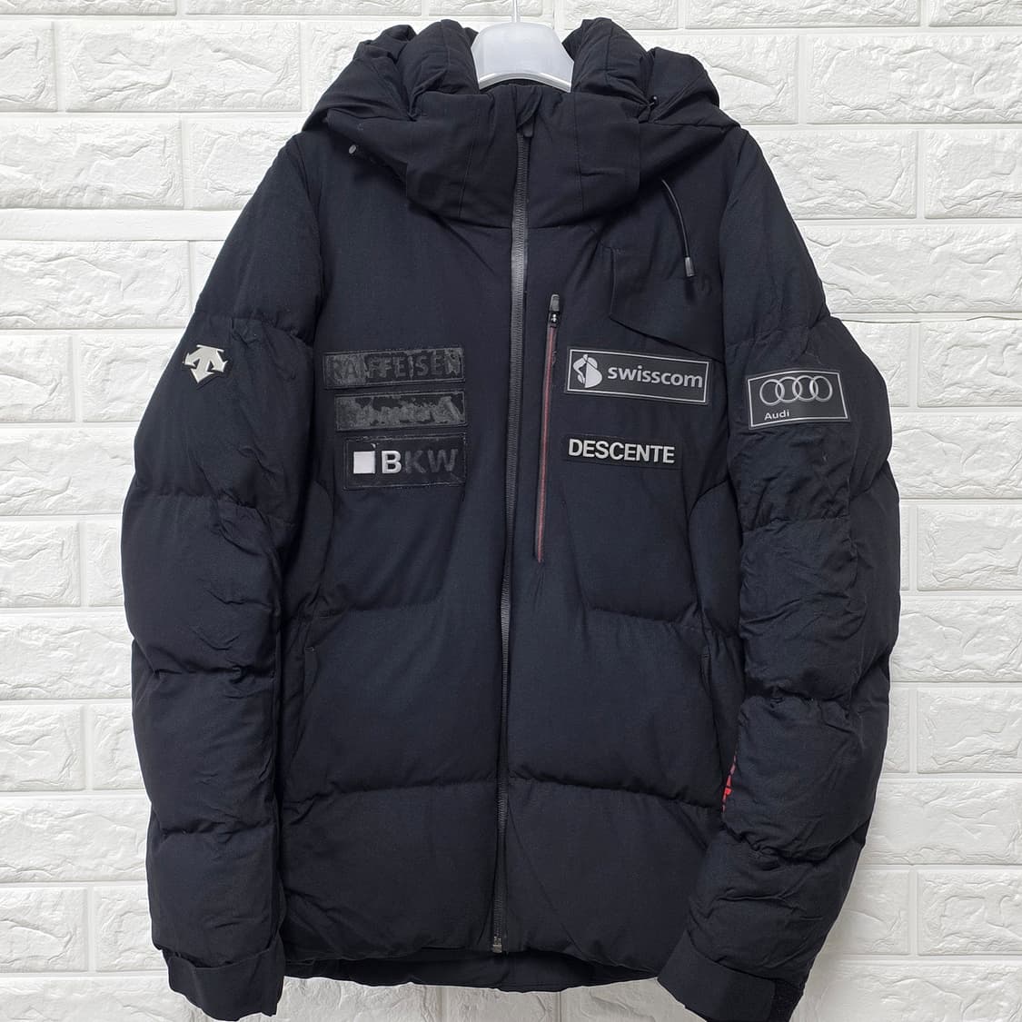 택포) 데상트 아우디 스위스 스키팀 다운 패딩 90 상품이미지1