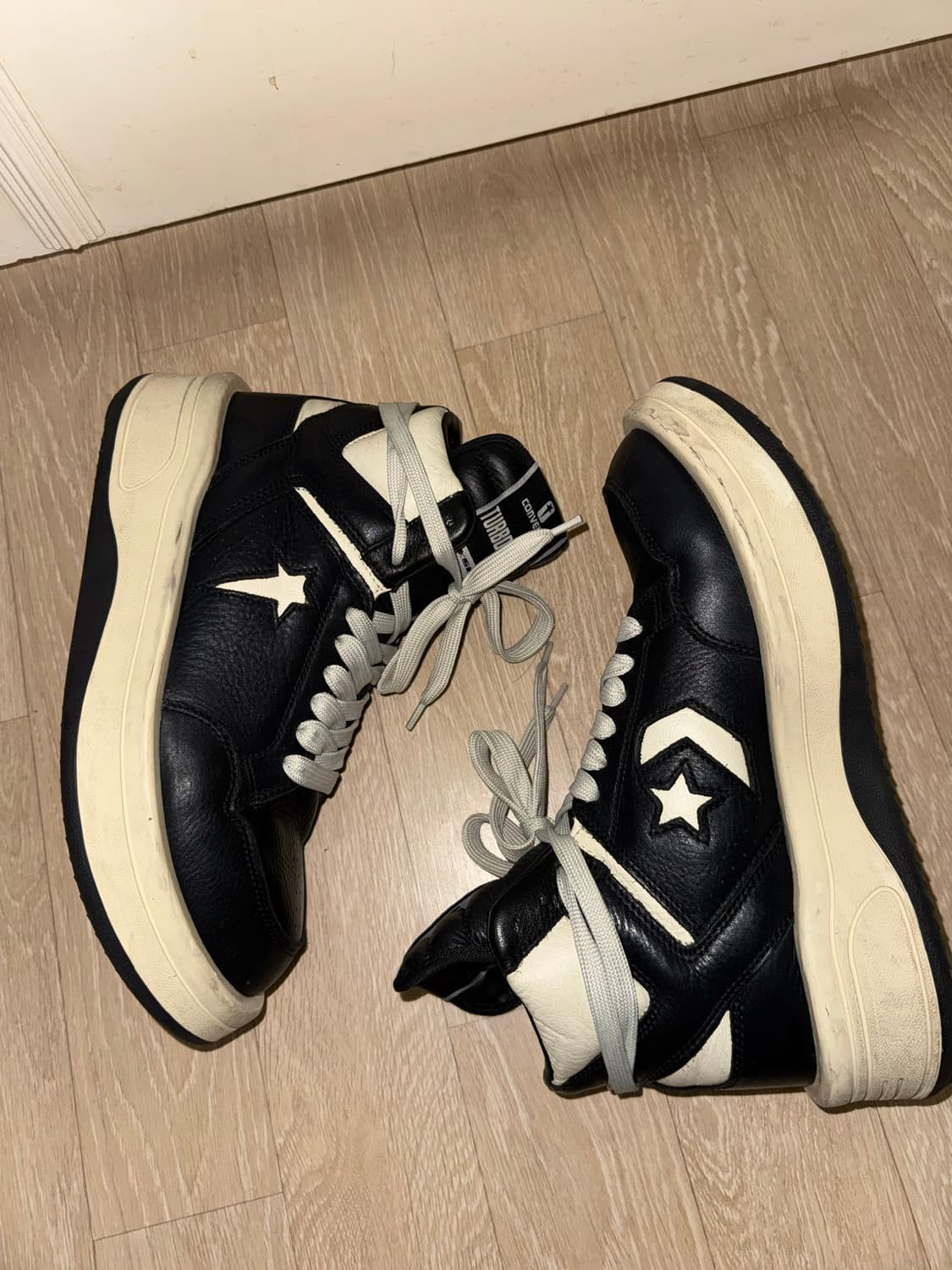 릭오웬스 터보웨폰 블랙크림  275 상품이미지4