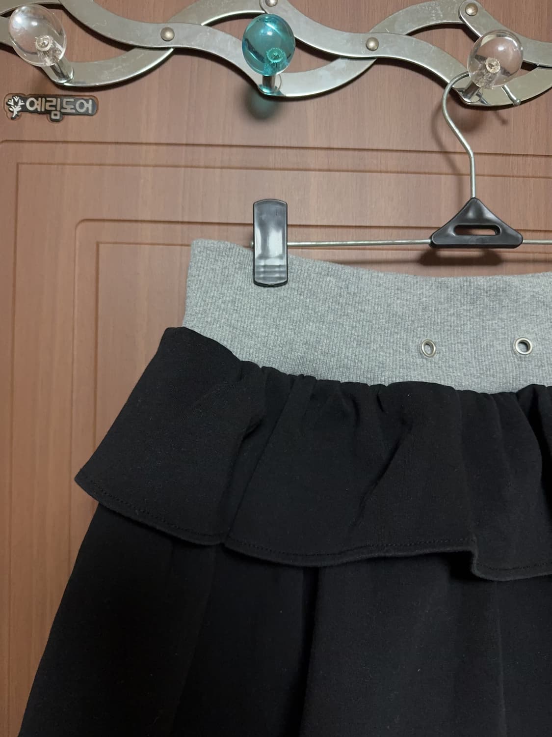 에이블리 지그재그 공겜여주 블랙 밴딩 트레이닝 프릴 캉캉 미니스커트 상품이미지2